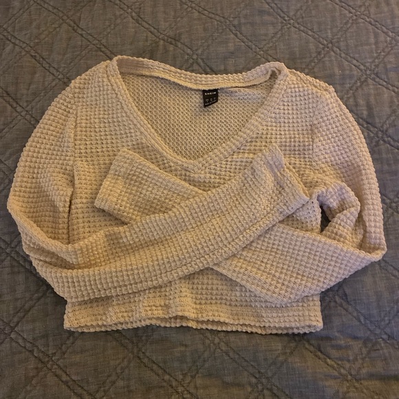 SHEIN Tops - Long sleeve Shien Crop Top